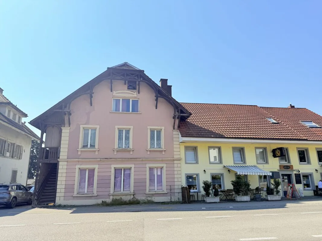 Apartment building with diverse development potential