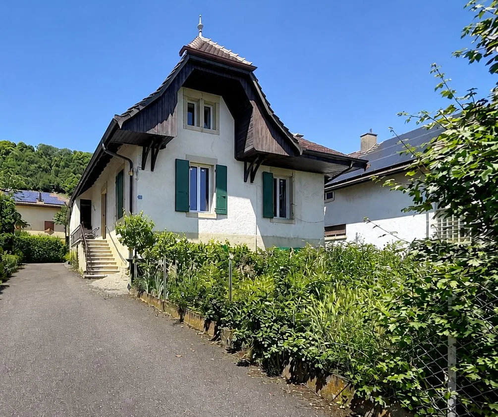 Zu ergreifen – Haus zur Renovierung mit erstellten Angeboten