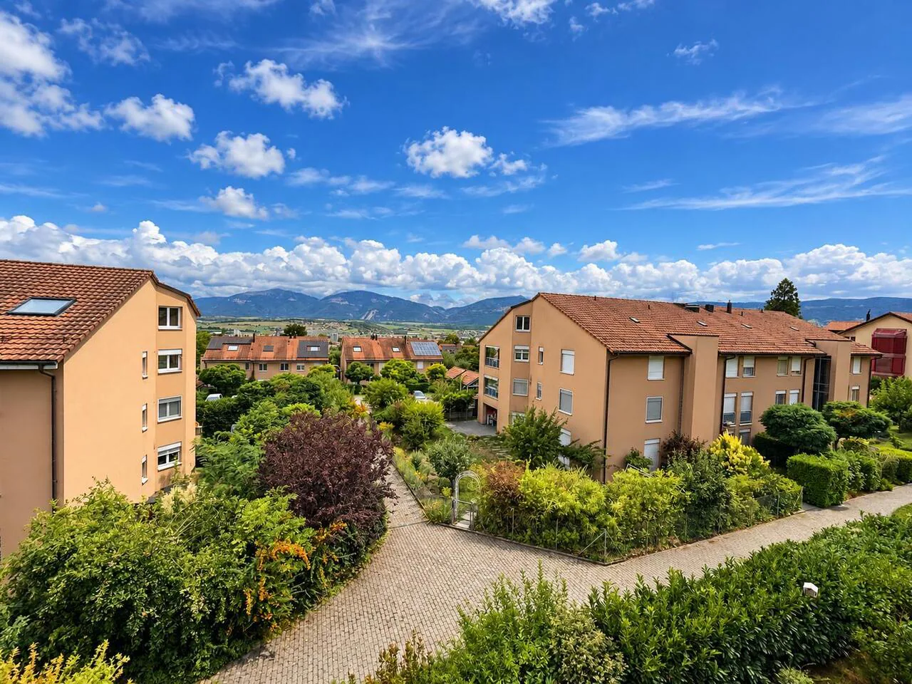 Ampio appartamento di 3,5 locali con ampio balcone-terrazza