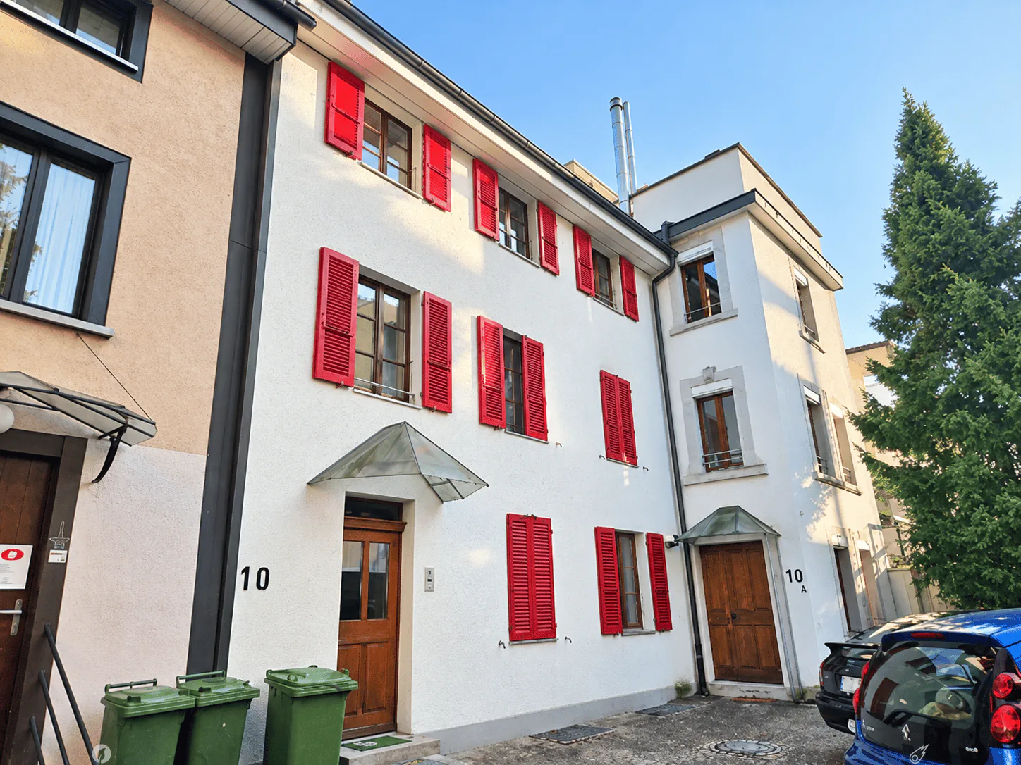 Versatile three-family house – ideal as an investment property or multi-generational house