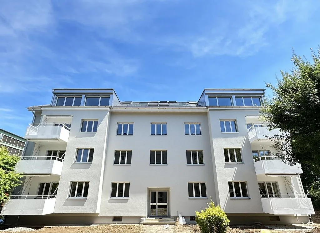 schöne, helle und renovierte 2.5-Zimmerwohnung im EG