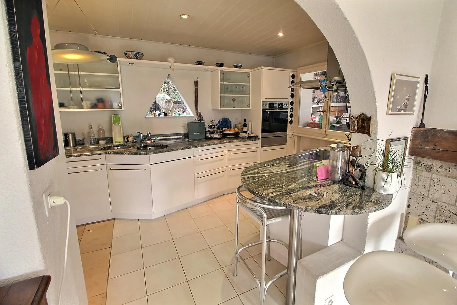 Beautiful individual house with lake view in viager occupied without rent
