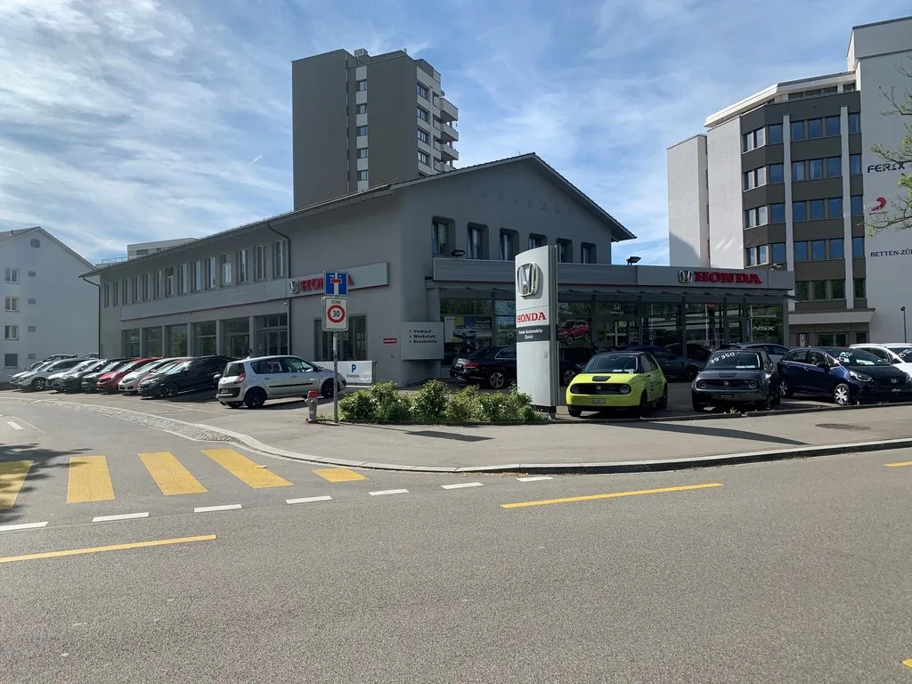 Heller Büroraum an zentraler Lage - vielseitig nutzbar!