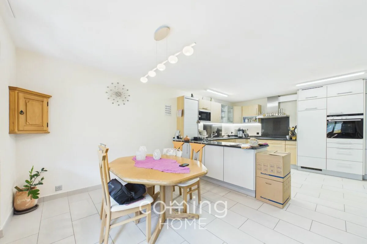 Spacieux appartement de 5,5 pièces avec balcon à Brigerbad