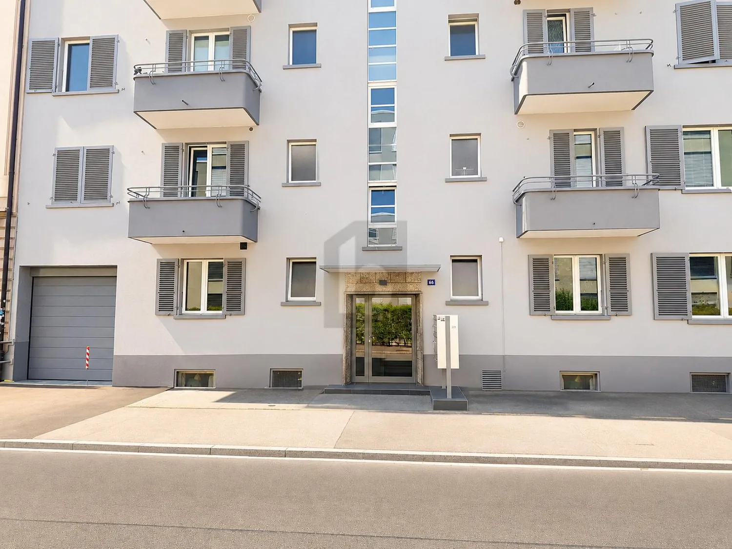 HELLUND MIT TERRASSE UND GEMEINSAMEM GARTEN