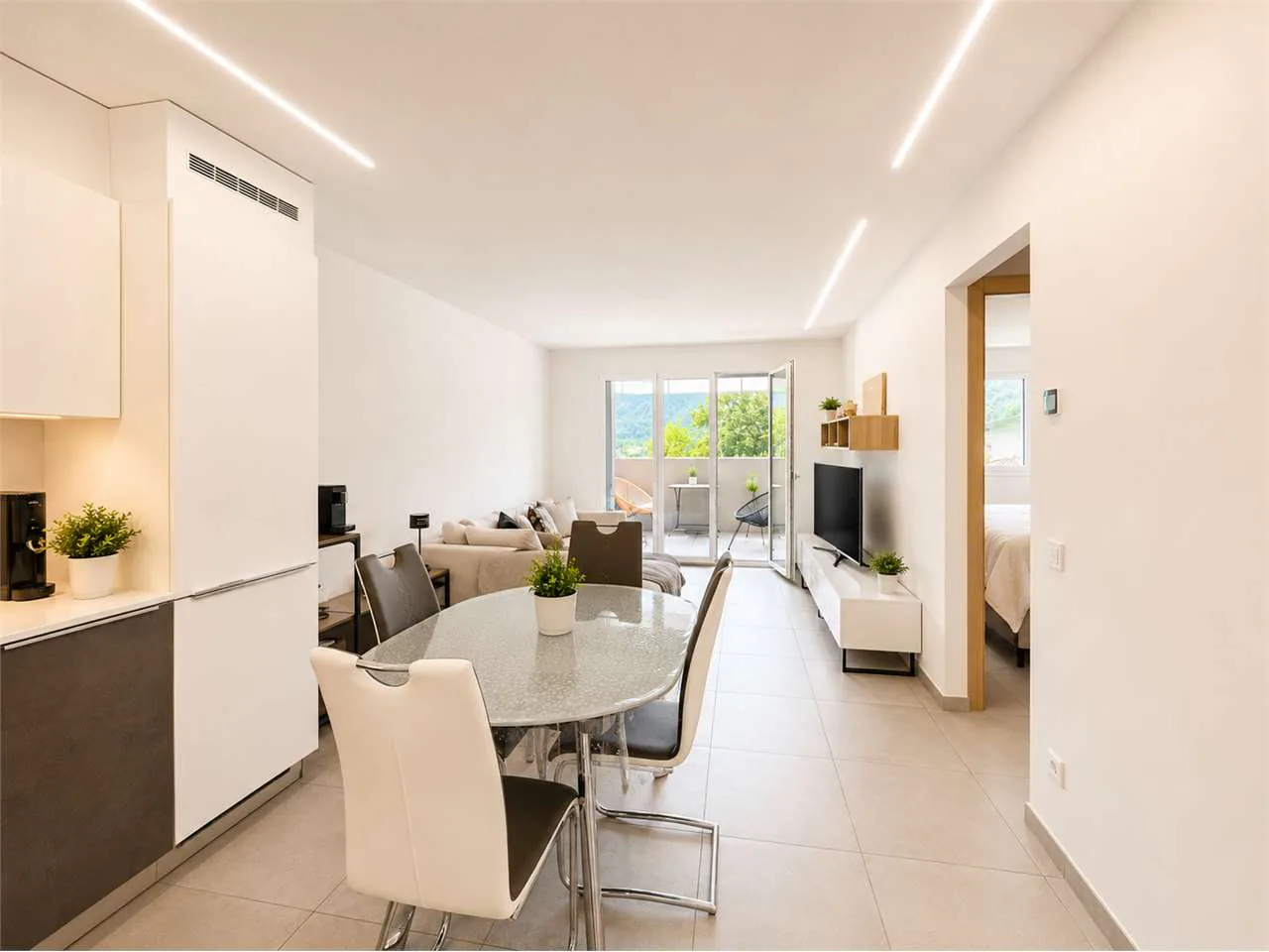 Cadempino: modernes 2.5-Zimmer-Wohnung mit Balkon und Parkplatz