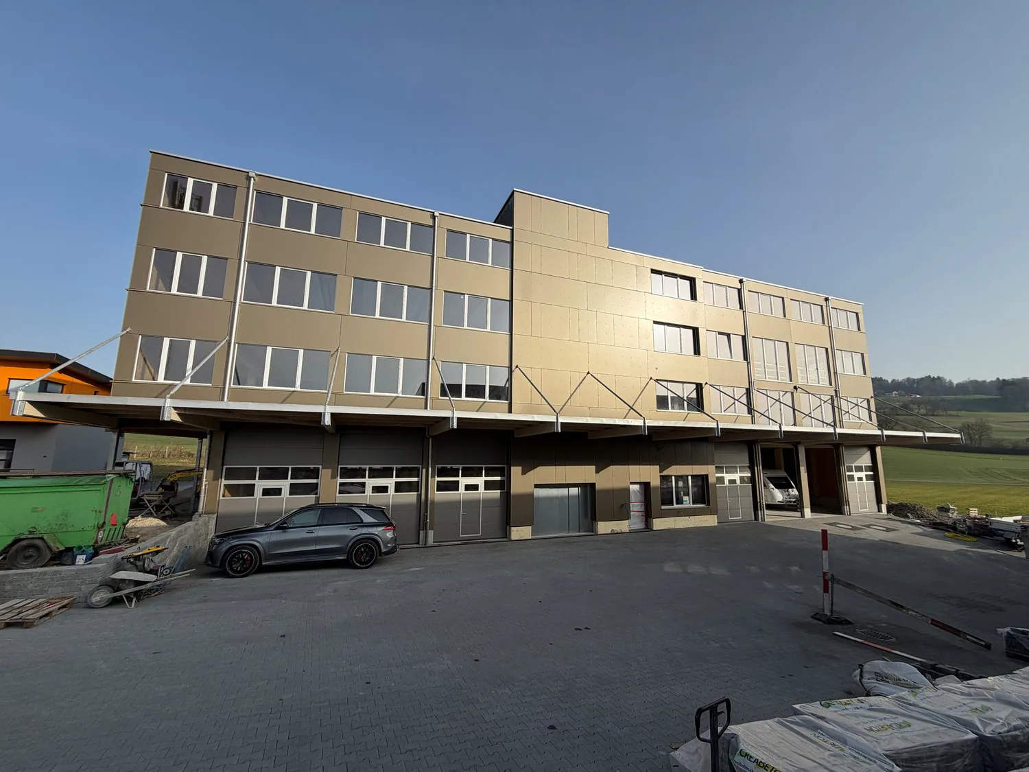 59 m2 di spazio commerciale moderno in un edificio nuovo Moospark 9, Rickenbach