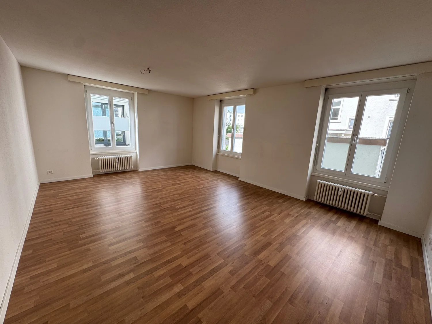 Geräumige 4.5-Zimmer-Wohnung im Erdgeschoss in Arbon