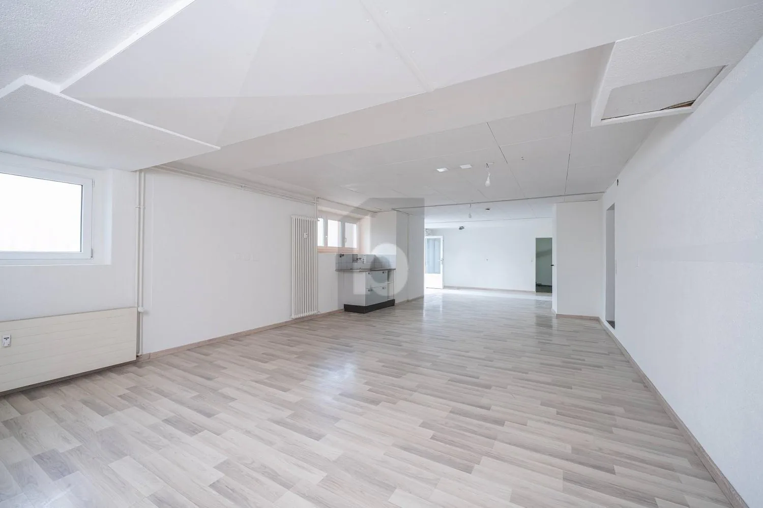 SPACIOUS, FLEXIBLE WITH PRIVATE GARAGE