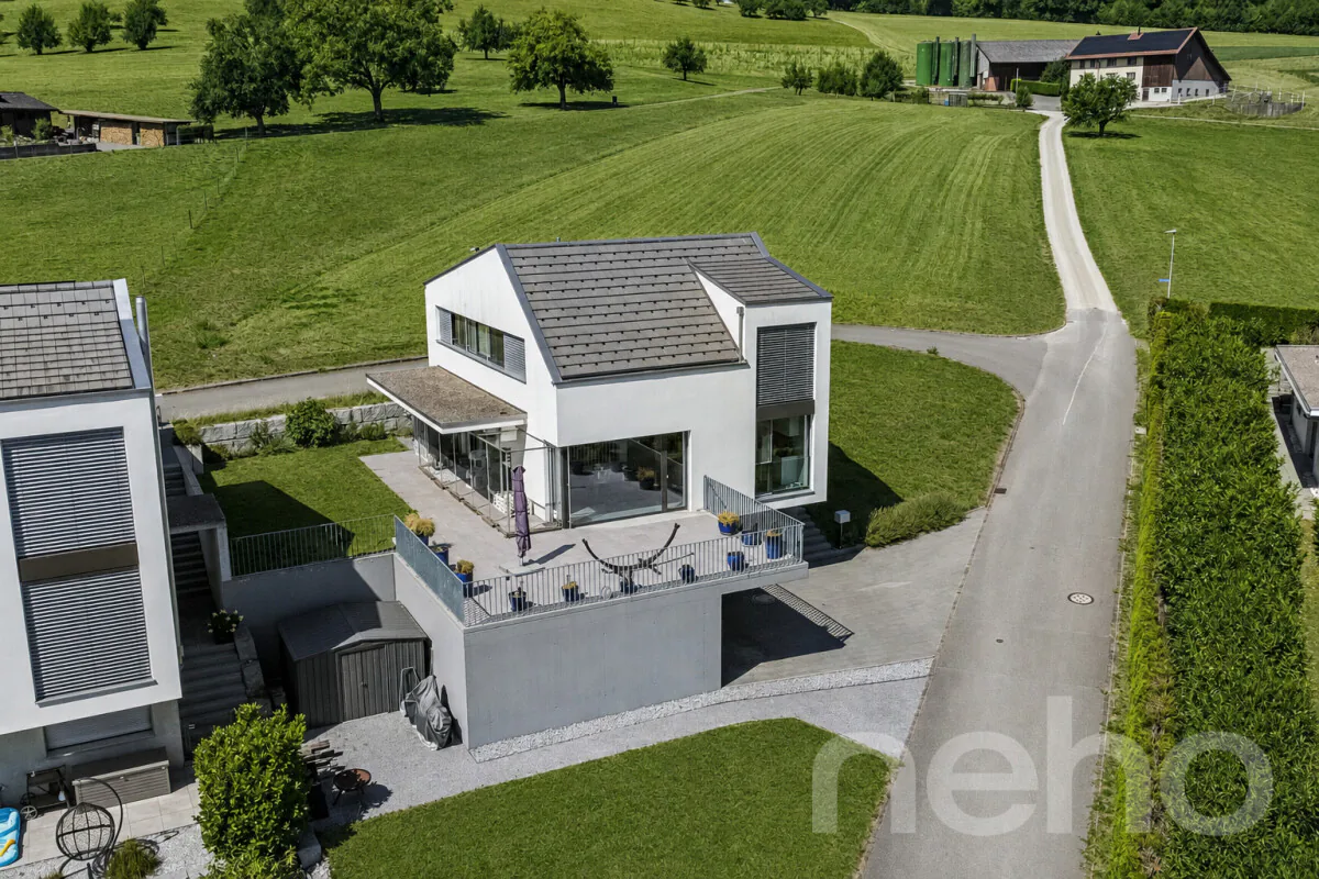 Casa moderna con vista panoramica imprenabile e molto comfort abitativo
