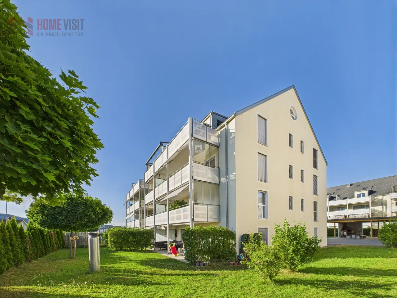 Dove la luce incontra la qualità della vita - La tua nuova casa a Oberkulm