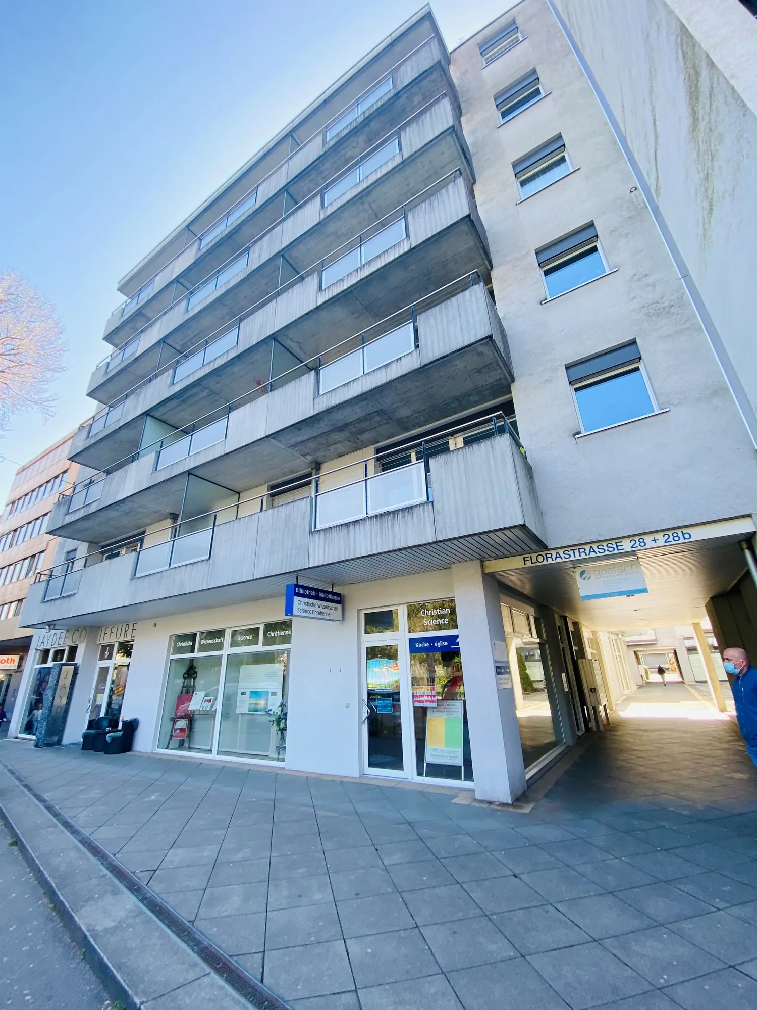 Locale commerciale polivalente in posizione centrale a Biel