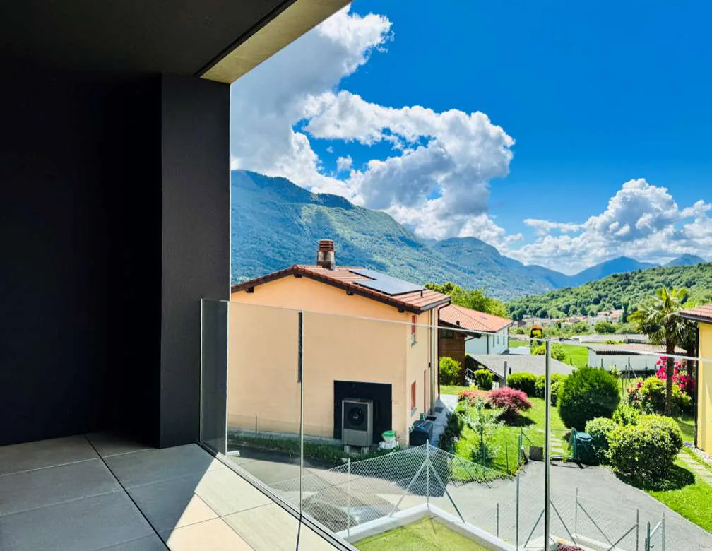 Wohnen in Capriasca: elegantes 4.5-Zimmer-Wohnung mit offenem Blick und viel Licht