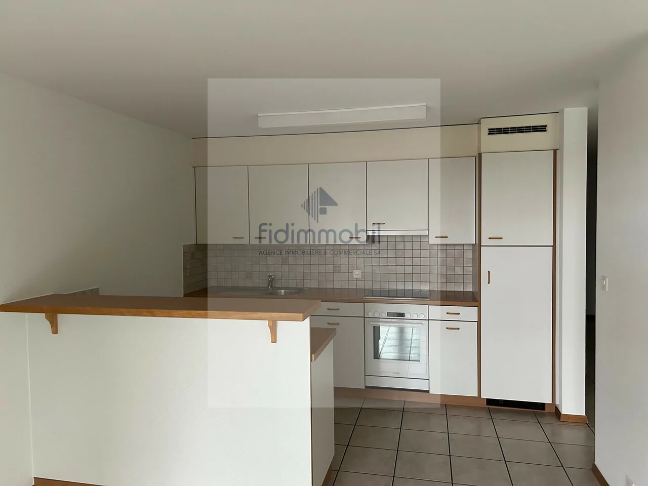 LARGE APARTMENT WITH BALCONY