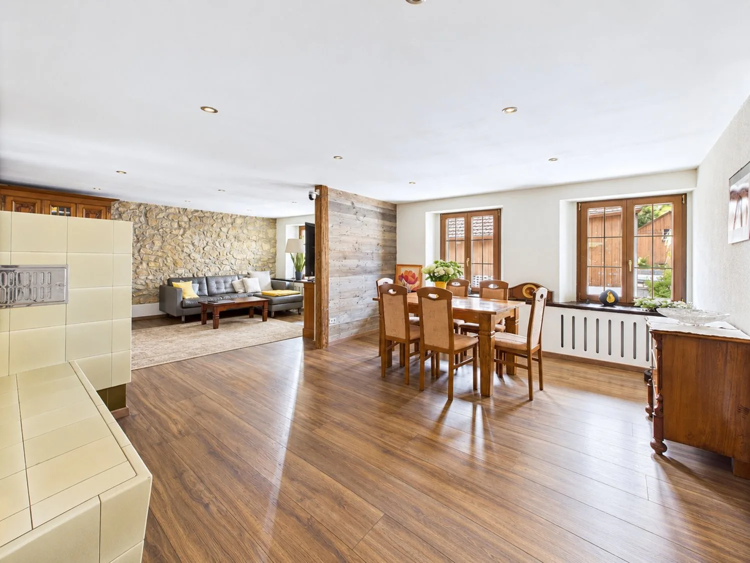 RUSTIKAL TRIFFT MODERN - EINE TRAUMHAFTE MAISONETTE