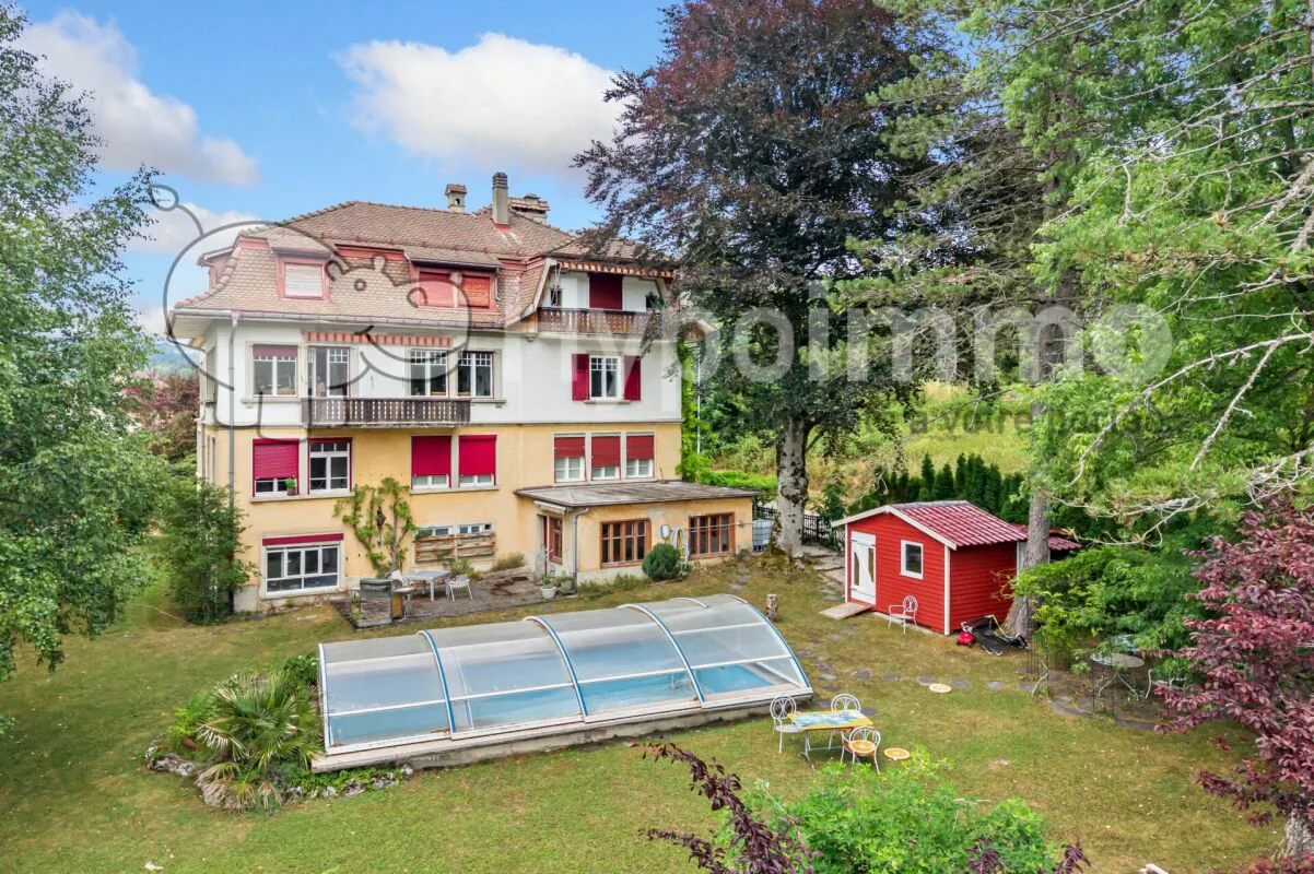 Herrliches Haus mit 4 Wohnungen und Swimmingpool