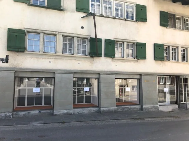 Modern business premises for rent in Glarus Süd
