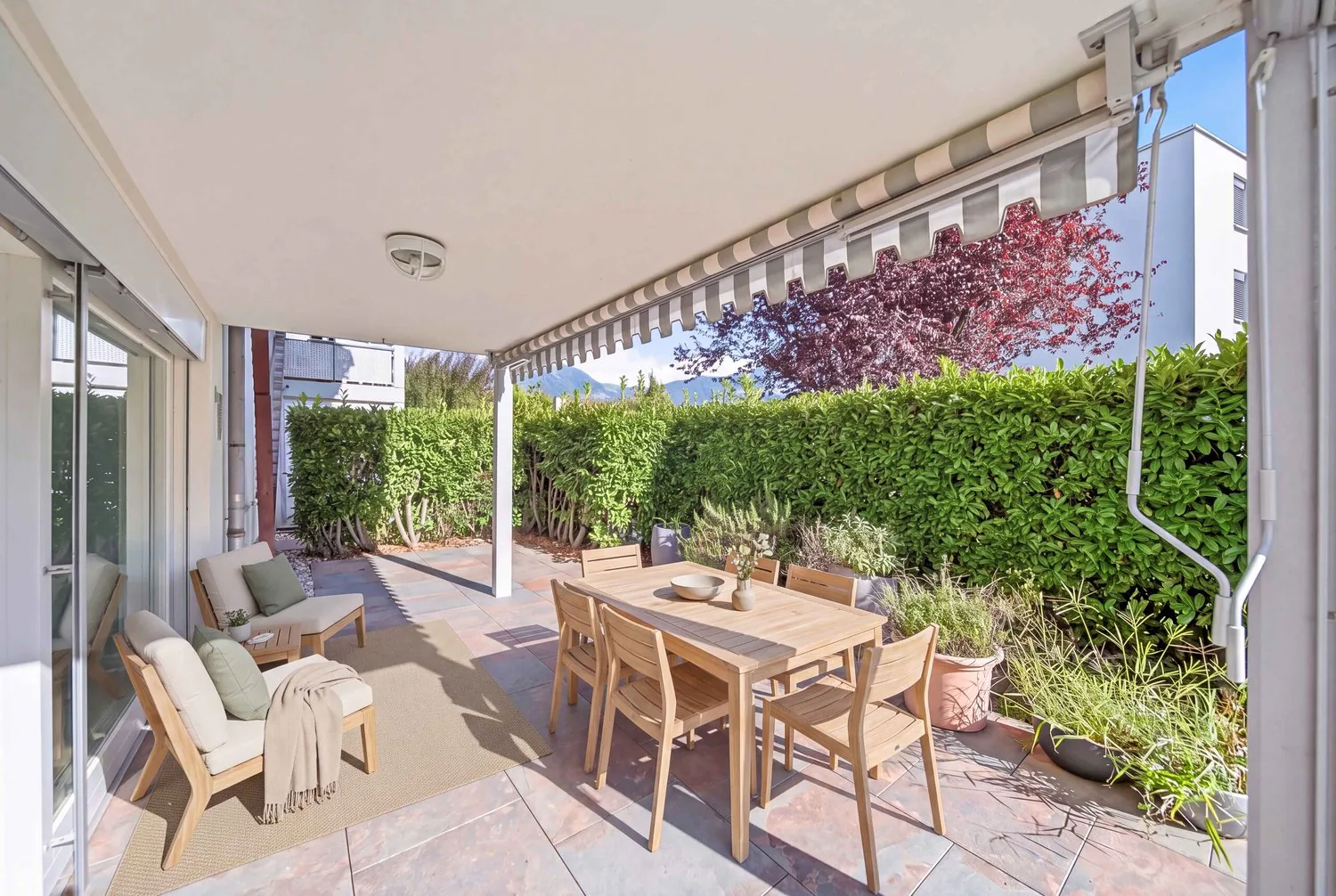 GARTENGLÜCK IN DEN BERGEN - 5.5 ZIMMER GARTENWOHNUNG IN ALPNACH DORF
