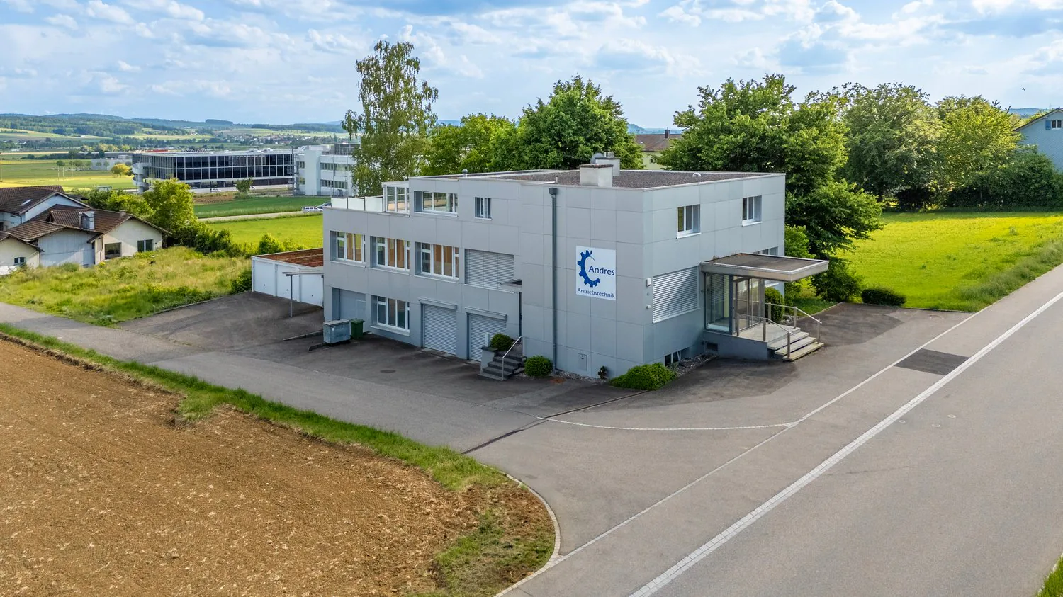 Versatile commercial property with residential unit for sale in Bettlach