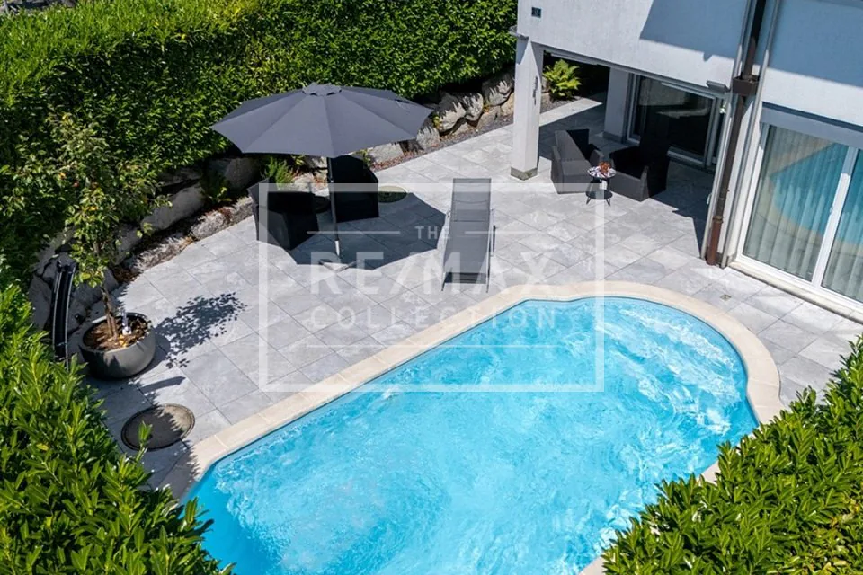 A Home to Fall in Love With Plenty of Space, Privacy, and Private Pool