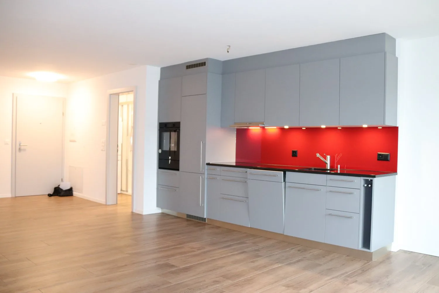 Moderne helle 1.5-Zimmer-Wohnung mit Balkon in Gals