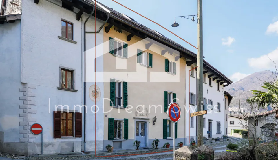 Maison de générations dans le populaire Nucleo avec 2 appartements et 3 studios, cour intérieure romantique