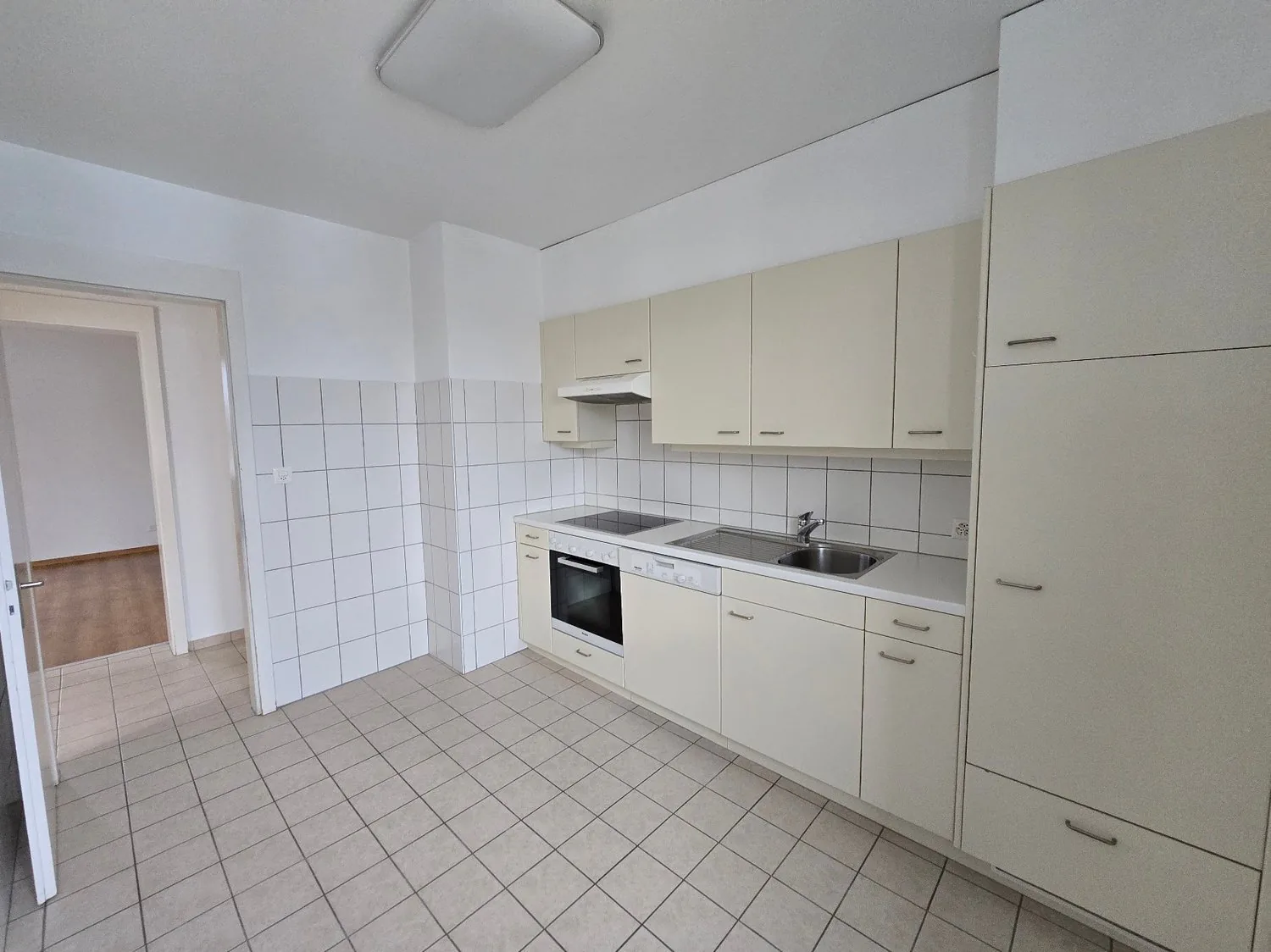 Bel appartement de 3 pièces siuté dans un quartier calme