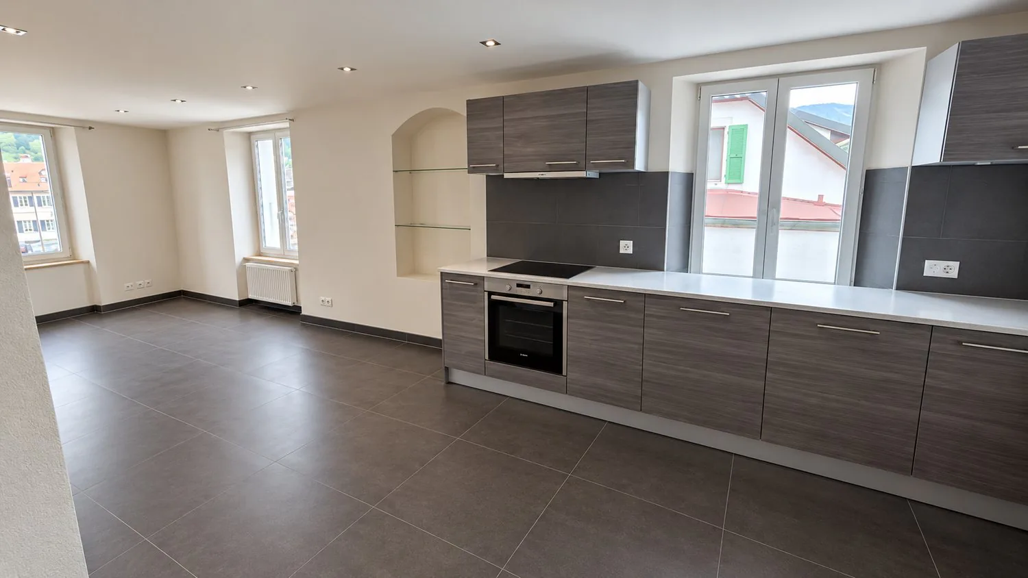 Appartement en duplex entièrement rénové de 2.5 pièces
