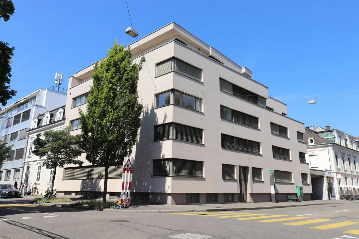 Near Synagogue, beautiful 2-room apartment for rent
