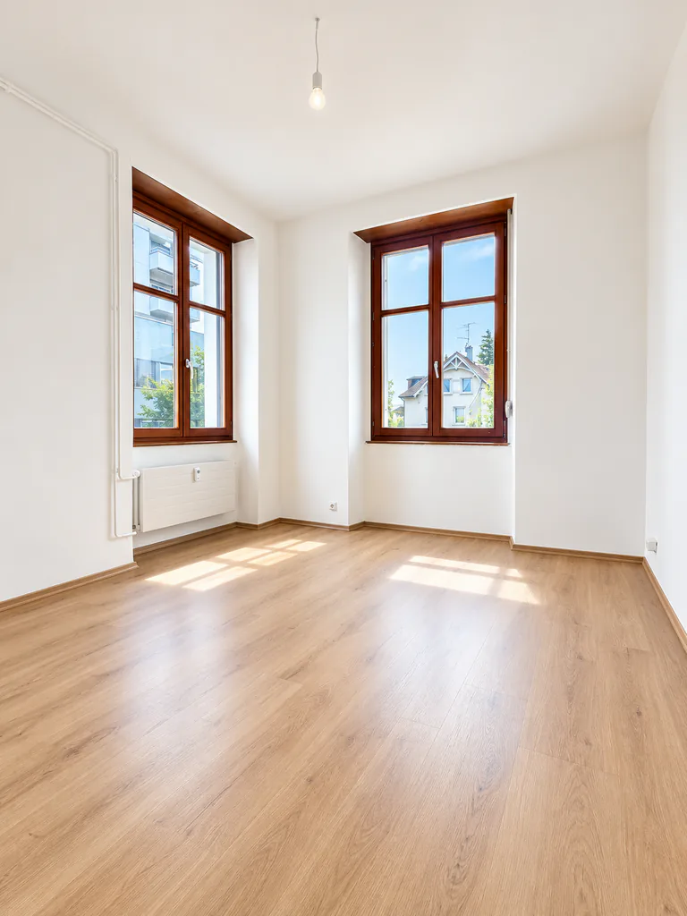 BRIGHT OFFICE IN CENTRAL LOCATION IN BIRSFELDEN!