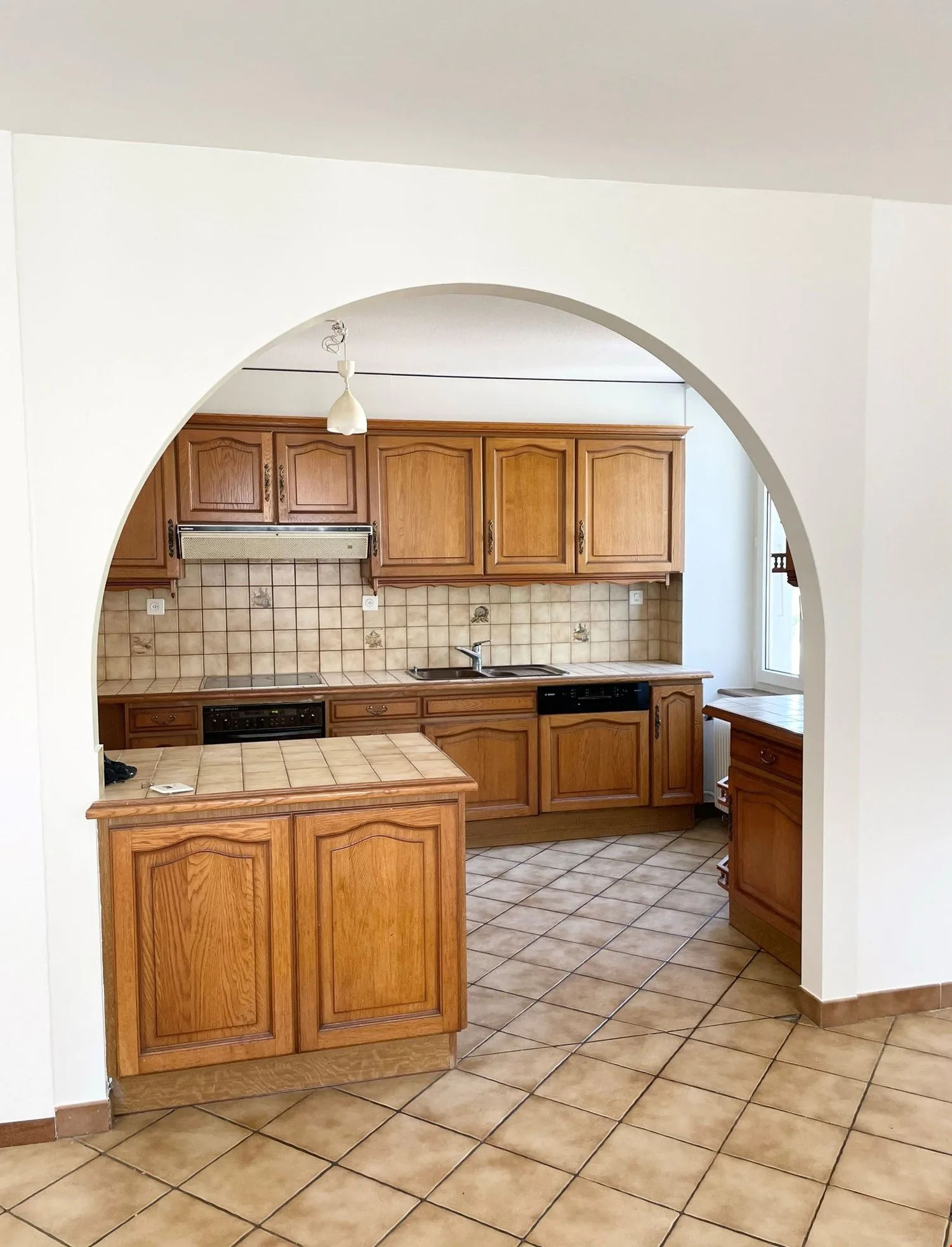 Large 3-room apartment with veranda