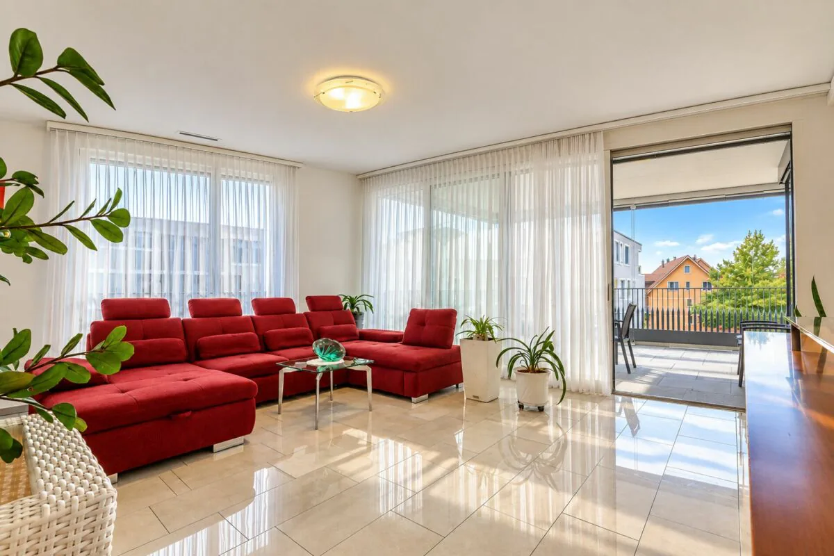 Appartement Minergie 3.5 pièces lumineux avec balcon spacieux et salle de loisirs