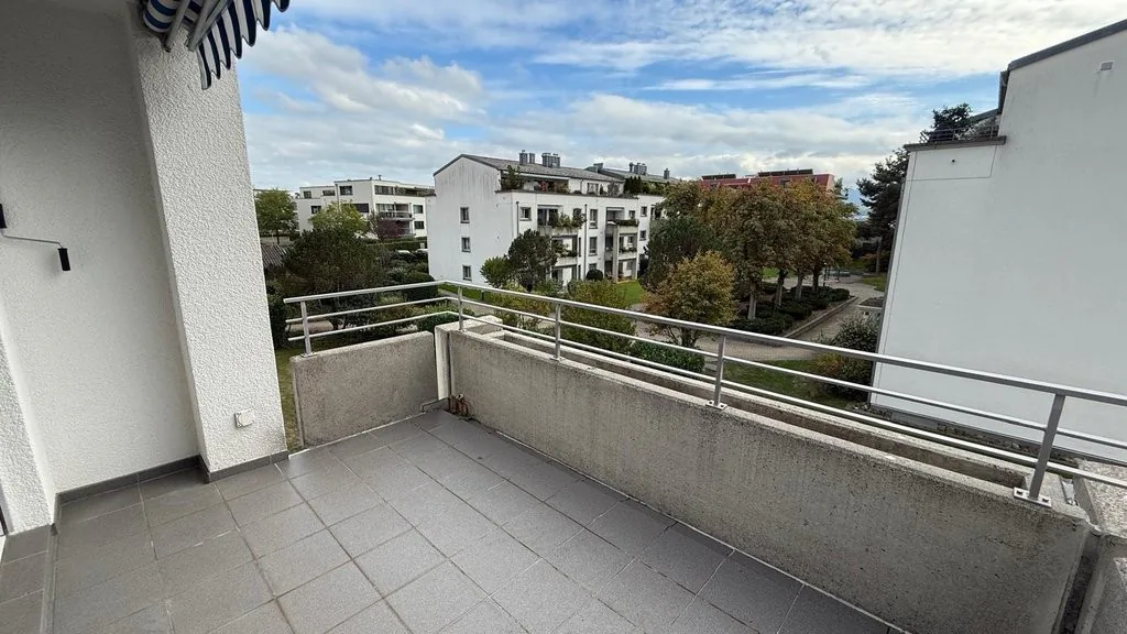 Helle Wohnung mit grosszügigem Balkon an attraktiver Lage