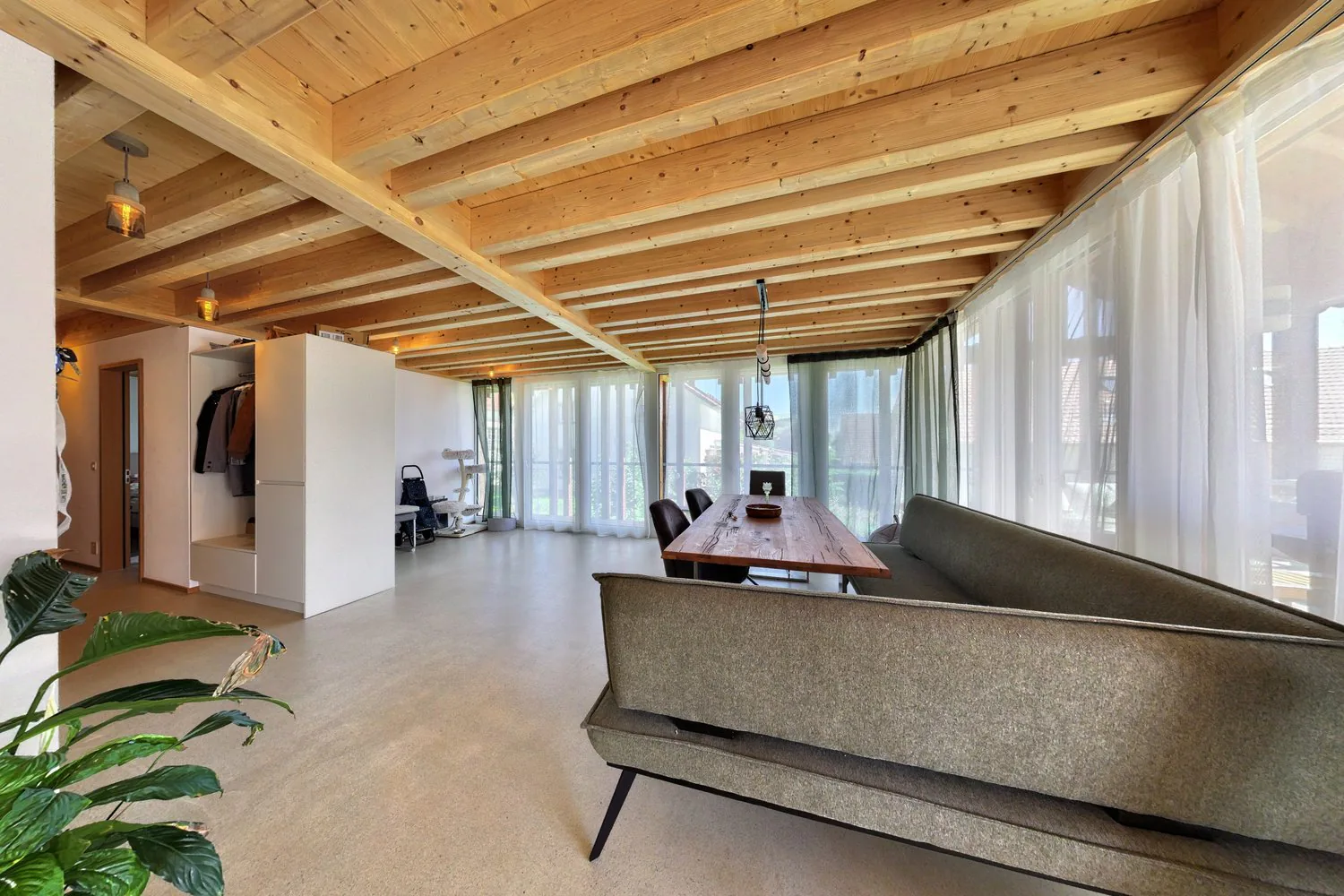 Appartamento a duplex di 4,5 locali a 8465 Wildensbuch - comfort abitativo su 2 piani