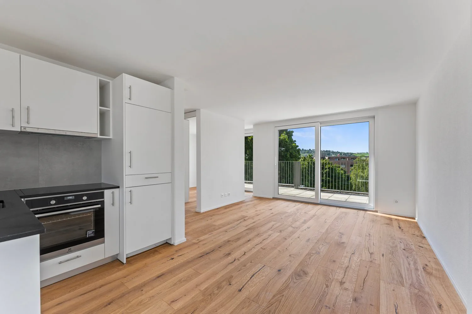 Moderne 2.5-Zimmer-Attikawohnung mit zwei grosszügigen Terrassen in Nidau