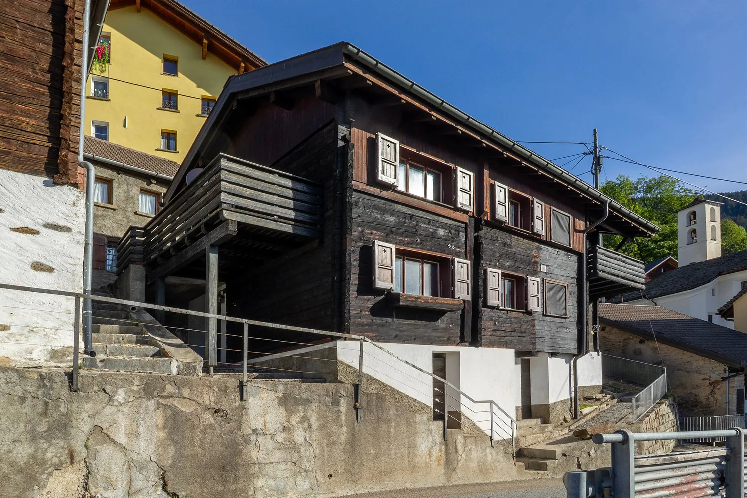 Fascinating semi-detached house with breathtaking view