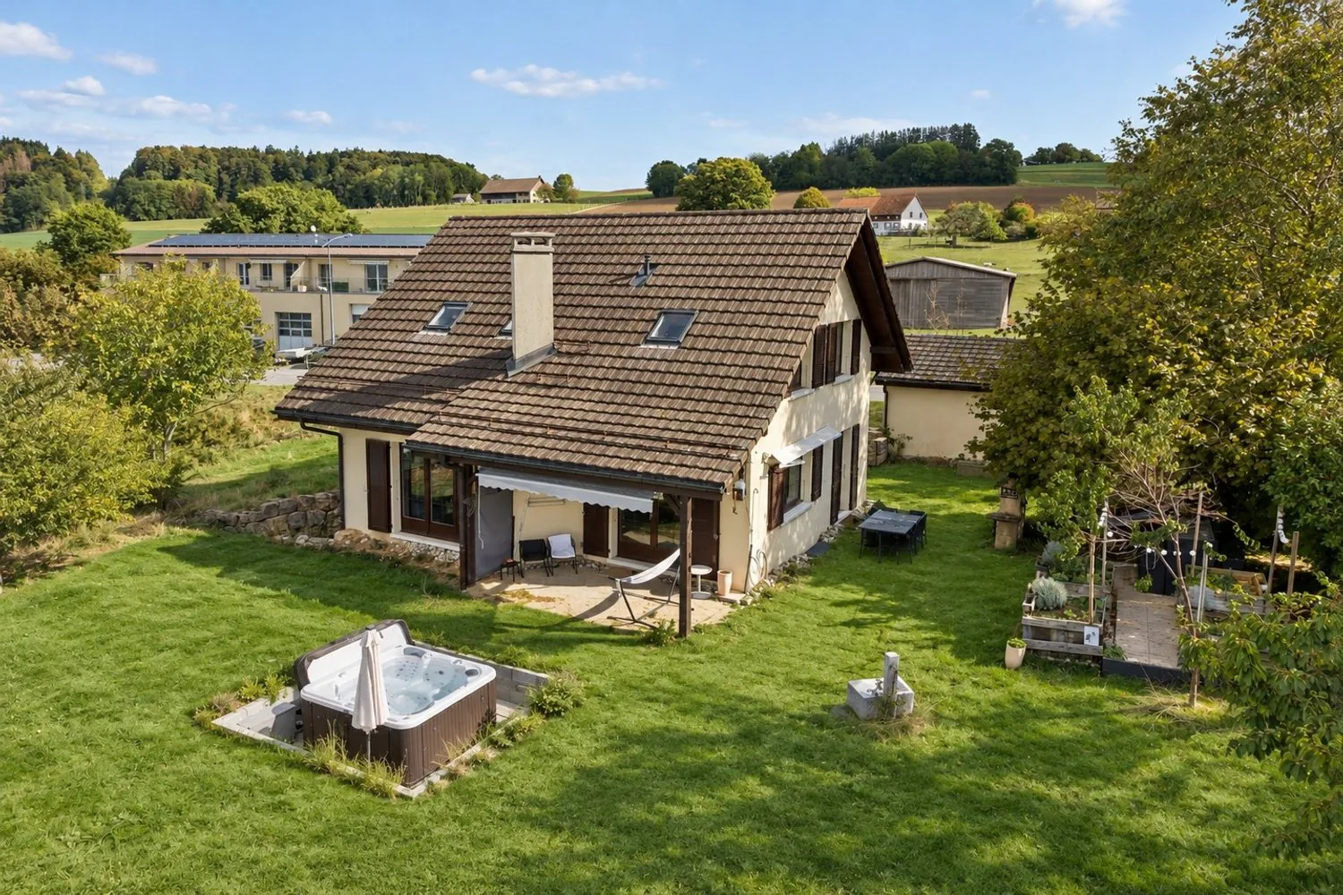 Maison individuelle de 5.5 pièces avec grand sous-sol et une parcelle