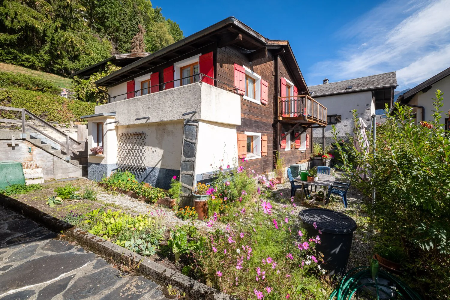 Village house with garden, Le Bioley