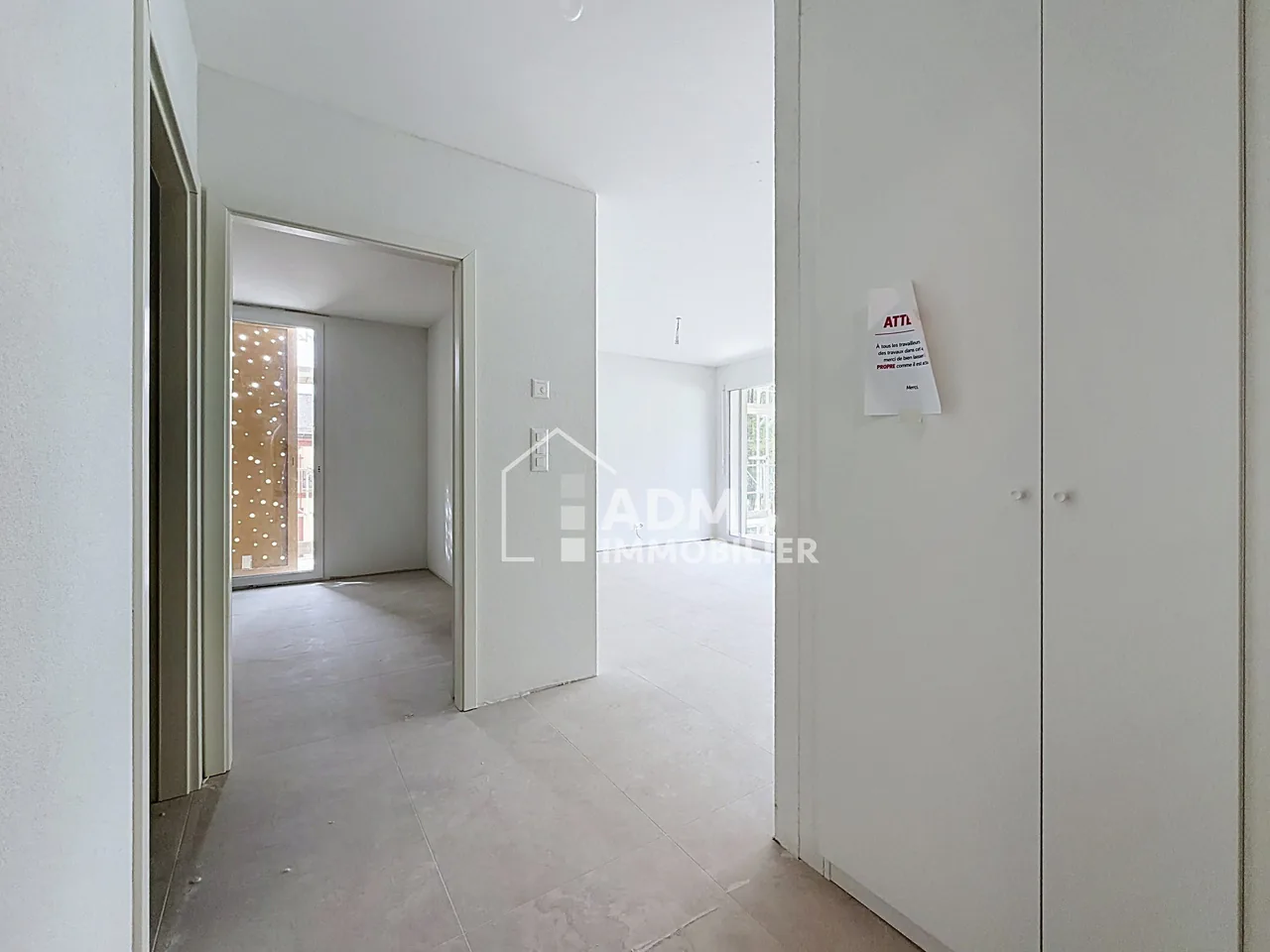 Neue 2.5-Zimmer-Wohnung nur wenige Schritte vom Zentrum von Saxon entfernt