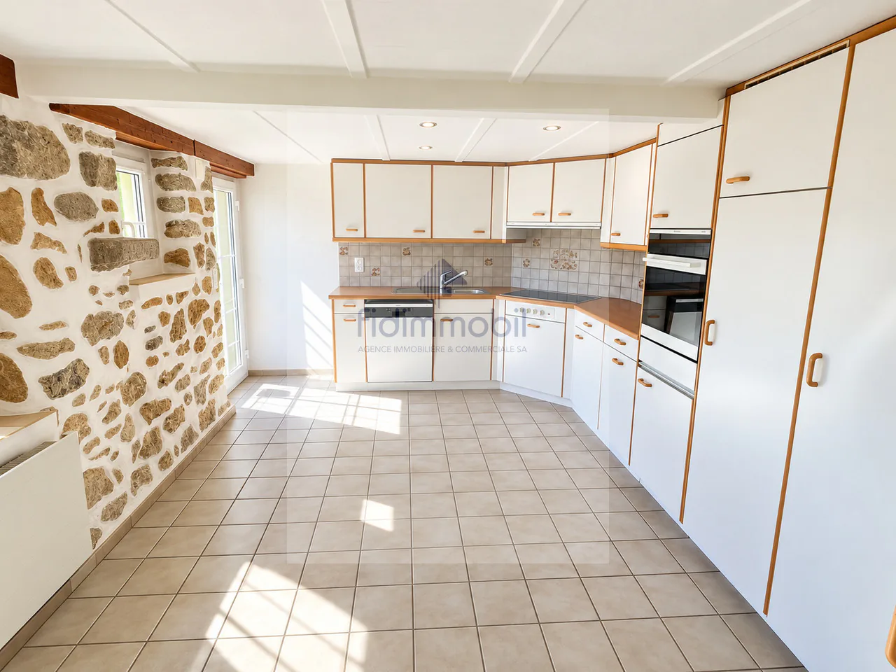 Charming 4.5-room duplex with fireplace in Boudry