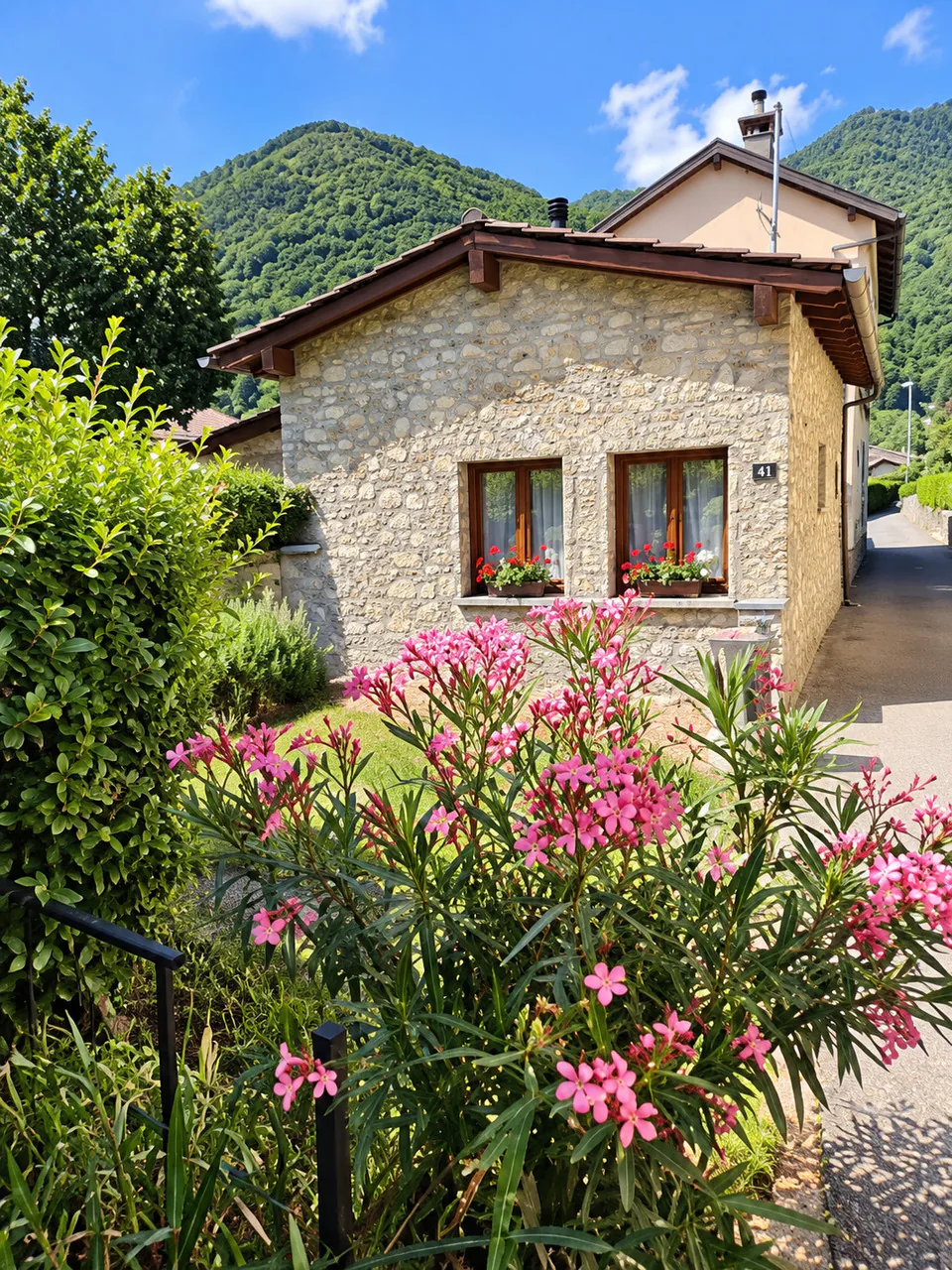 Charming Rustic House in the Heart of Bré
