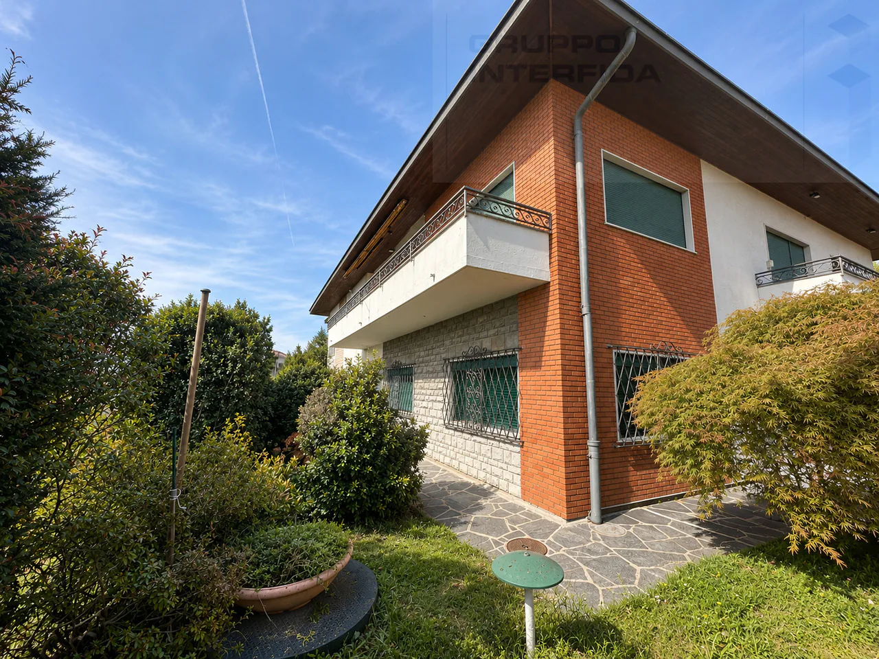 Fascinating Villa in Panoramic Area