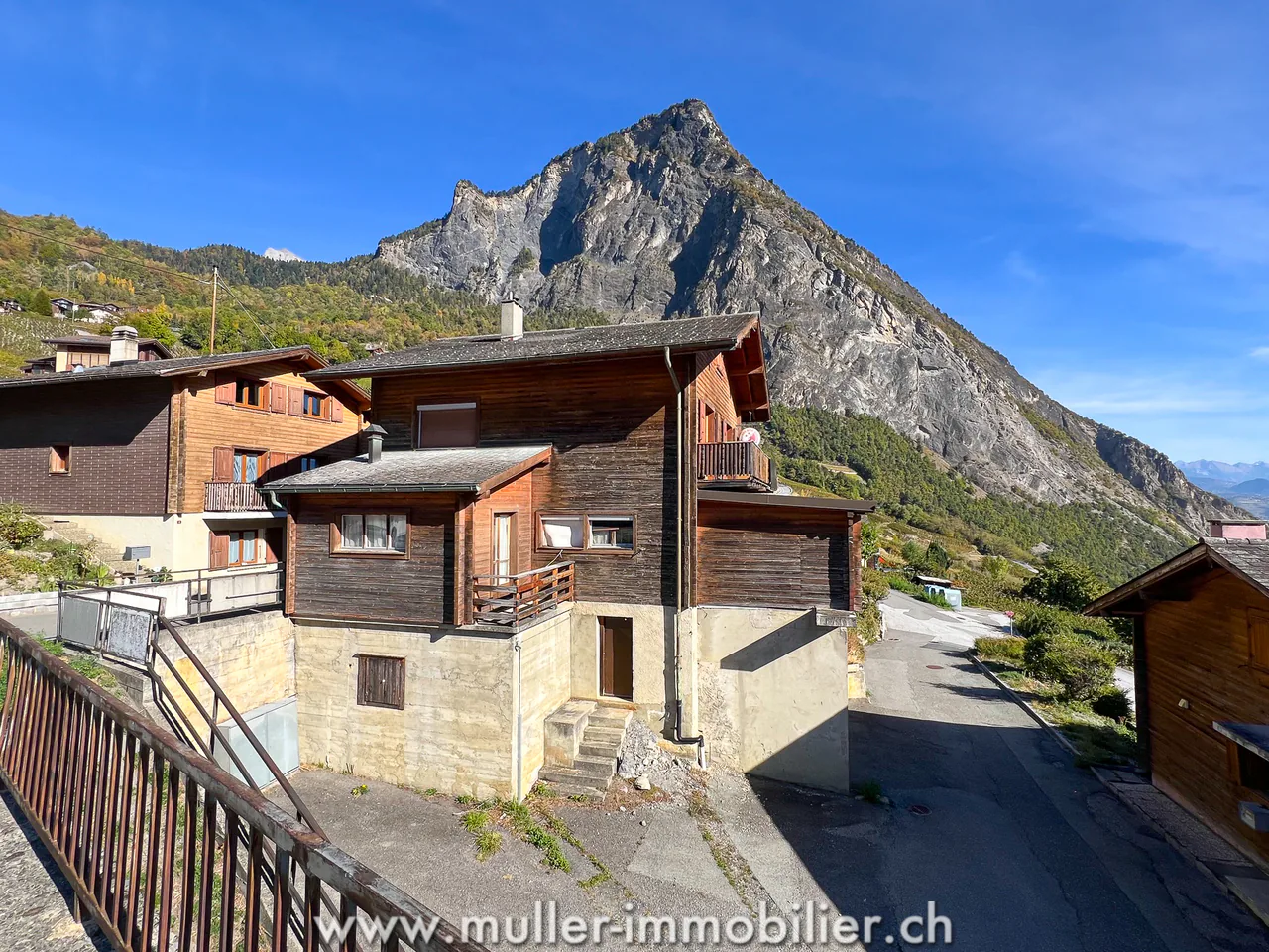 Chalet de caractère surplombant la vallée