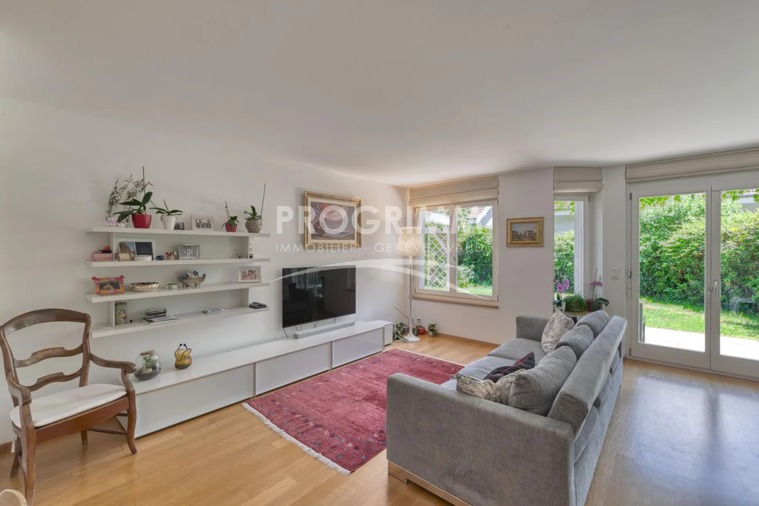 Exclusivity - 3 bedroom house with garage - Large basement room - Garden