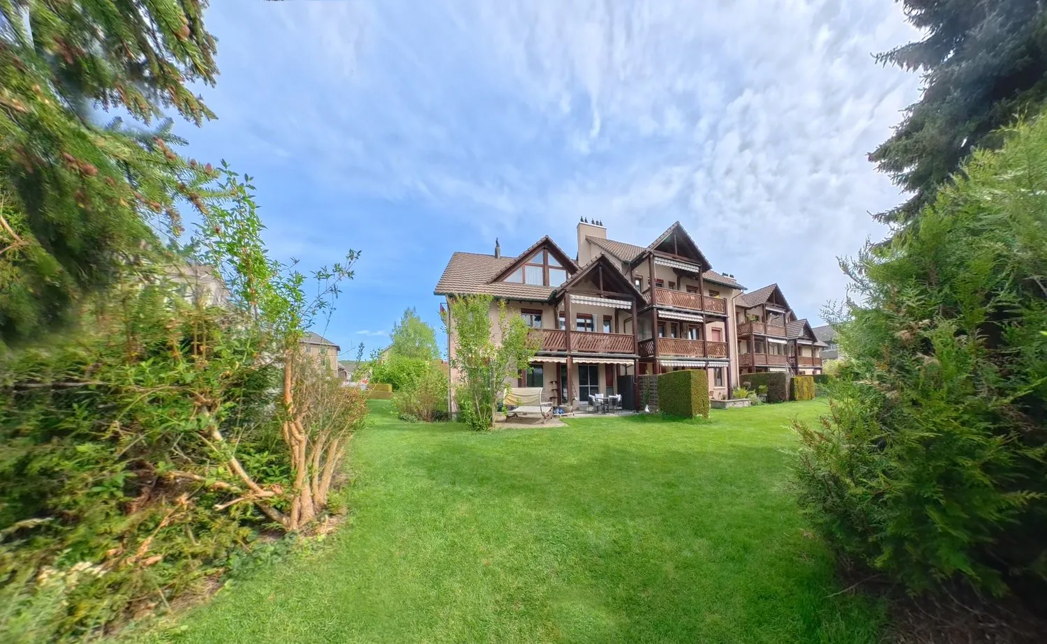 Ihr neues Zuhause mit 143 m² Garten und einem hellen 29m² grossen Hobbyraum