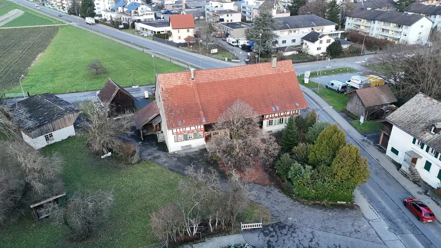 Ex fattoria con enorme riserva di utilizzo