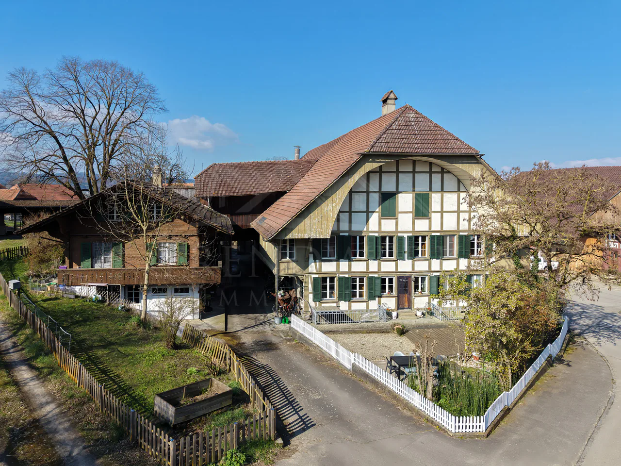 Grosszügiges Bauernhaus mit Stöckli und viel Potenzial in Seewil
