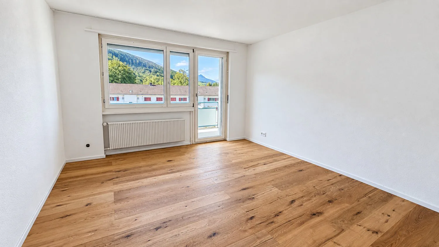 Renovated 4.5-room apartment in a quiet location in Balsthal