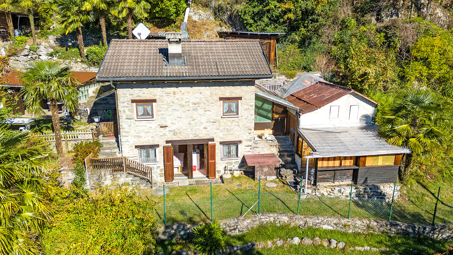 Rückzugsort im Tessin - Renoviertes Ferienhaus, mit Garten und Parkplatz