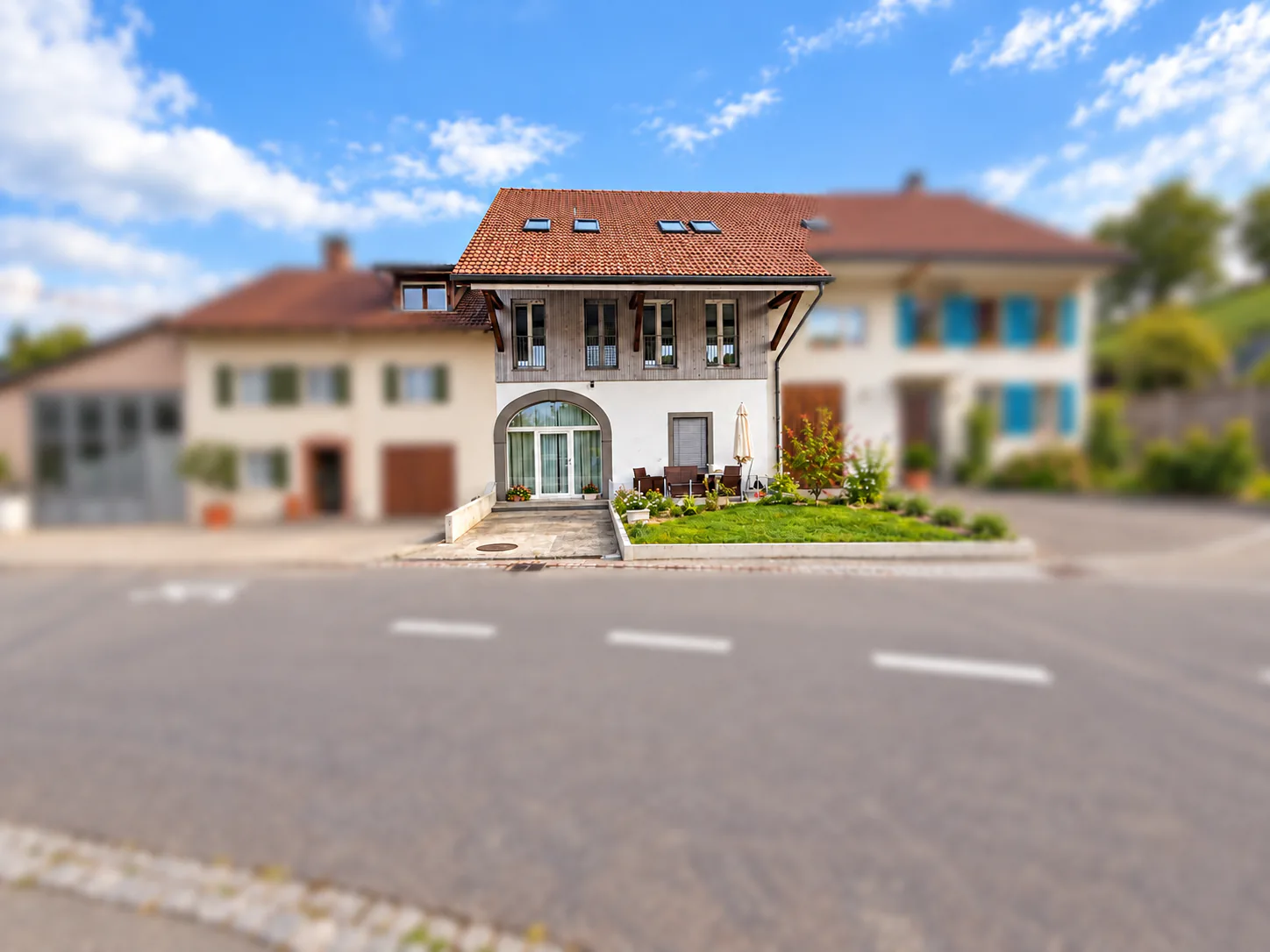 Modern 2.5-room maisonette in the heart of Bözen